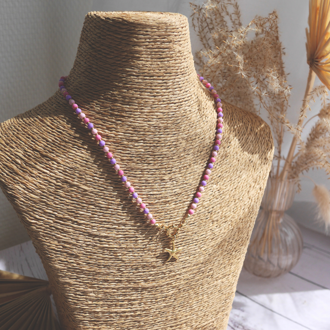 LISBONNE I Collier en perles colorées avec breloque étoile de mer