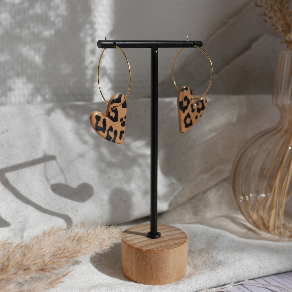 OSLO I Boucles d'oreilles créoles à breloque coeur colorée