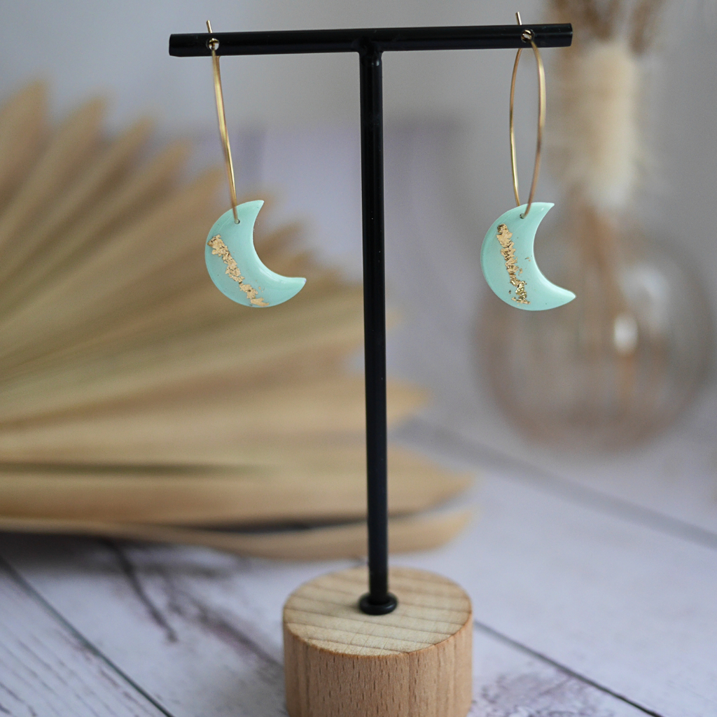 LUNA I Boucles d'oreilles créoles avec breloque lune