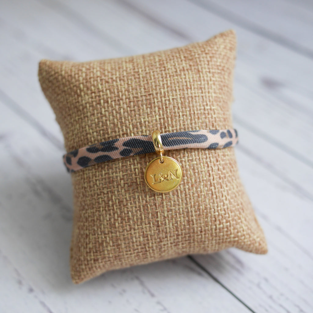LEO I Bracelet léopard à breloque personnalisable