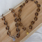 Collier maillons effet écaille de tortue avec breloque personnalisable