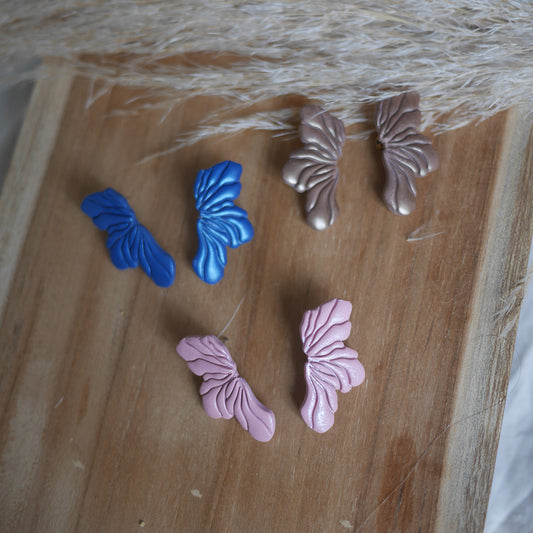 boucles d’oreilles fleurs, boucles d’oreilles irisées, boucles à clips, boucles d’oreilles non percées, boucles d’oreilles pétales, bijoux faits main, boucles d’oreilles personnalisables