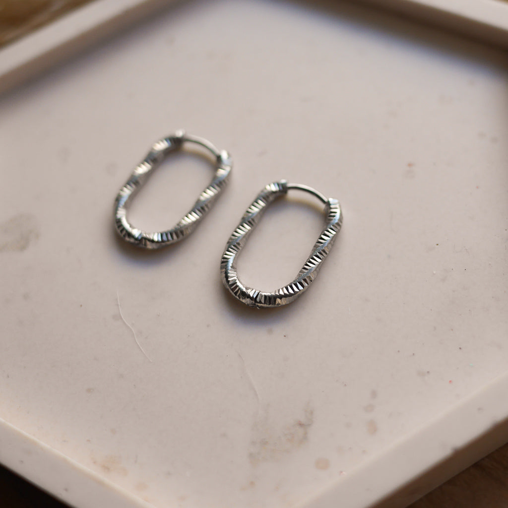 Créoles en acier inoxydable - ovales torsadées - Bar à boucles