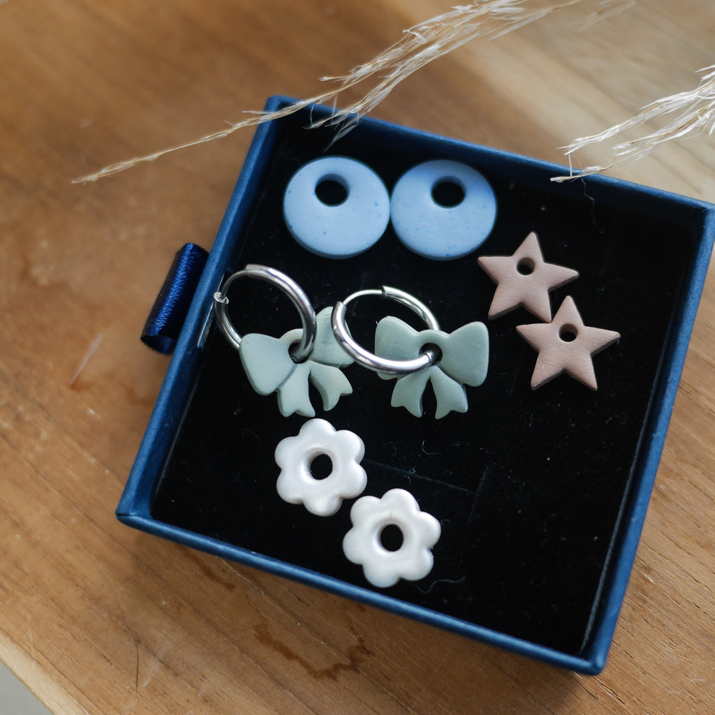 Coffret Breloques Enfant – Édition Janvier - Bar à Boucles