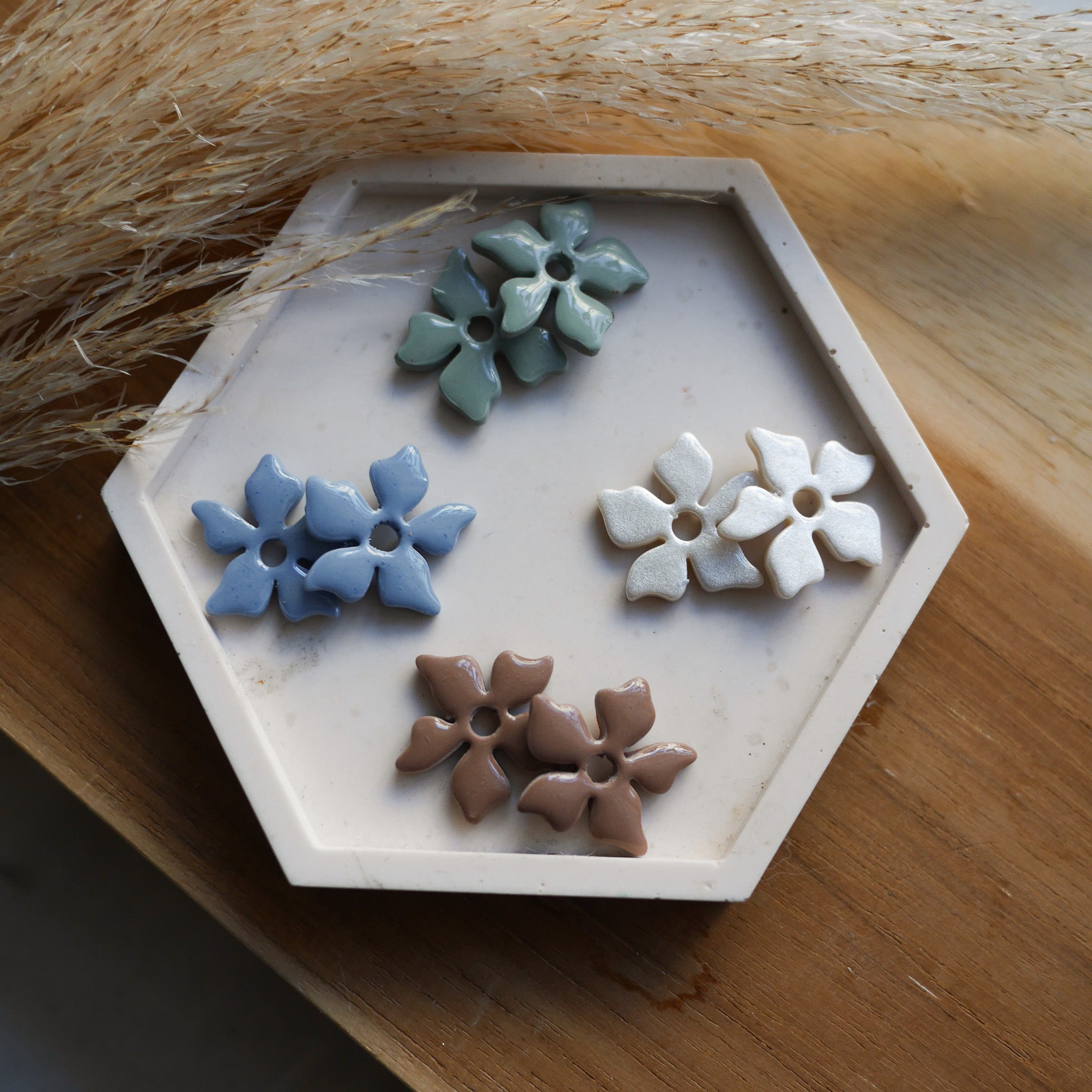 TAHITI – Breloque interchangeable fleur – Bar à Boucles