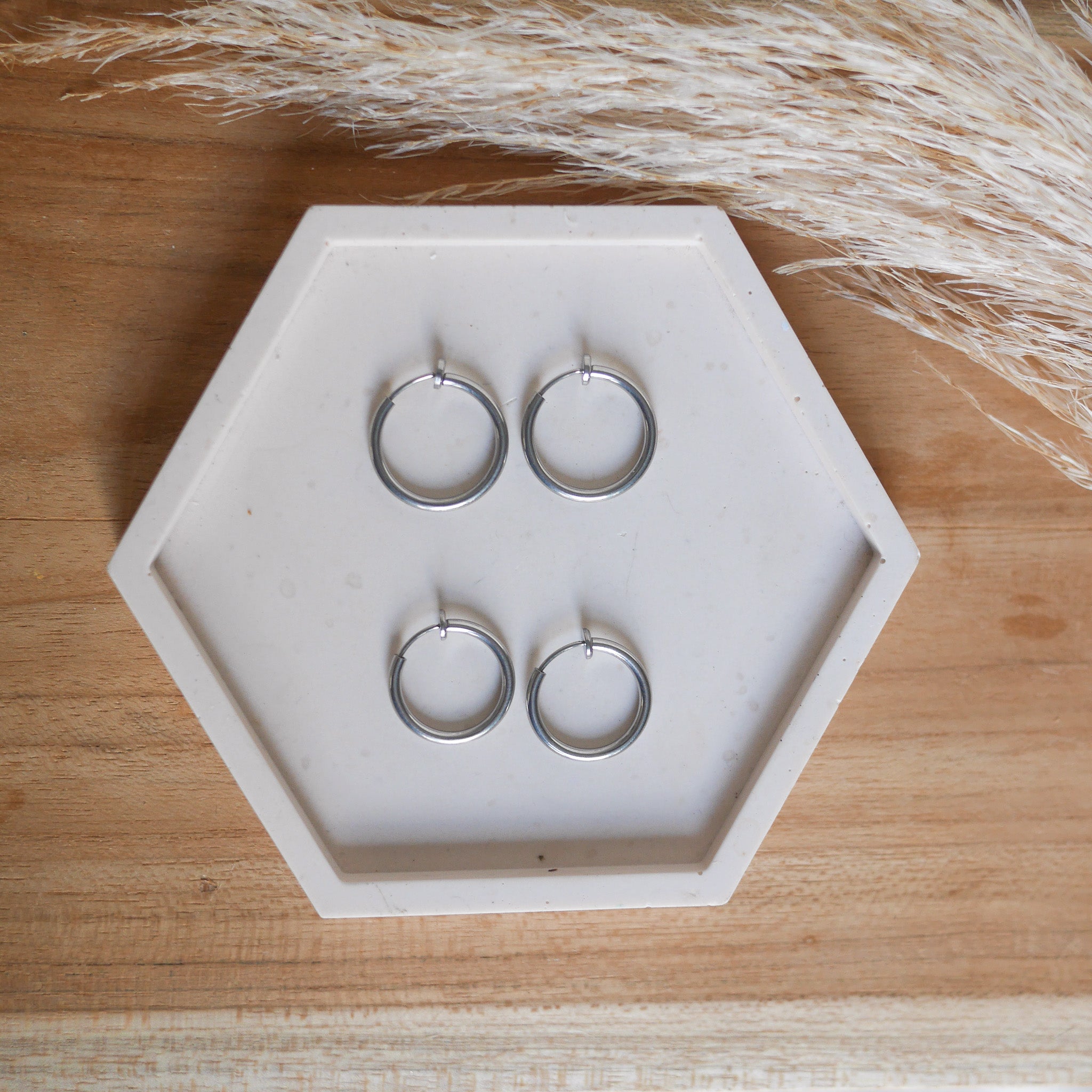 Créoles en acier inoxydable - Pour oreilles non percées - Bar à boucles