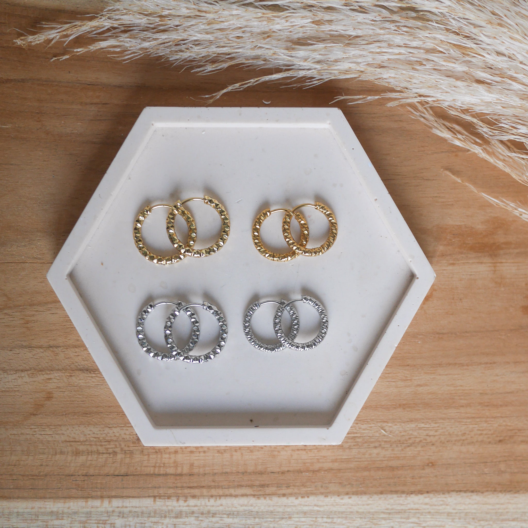 Créoles en acier inoxydable - Rondes martelées - Bar à boucles