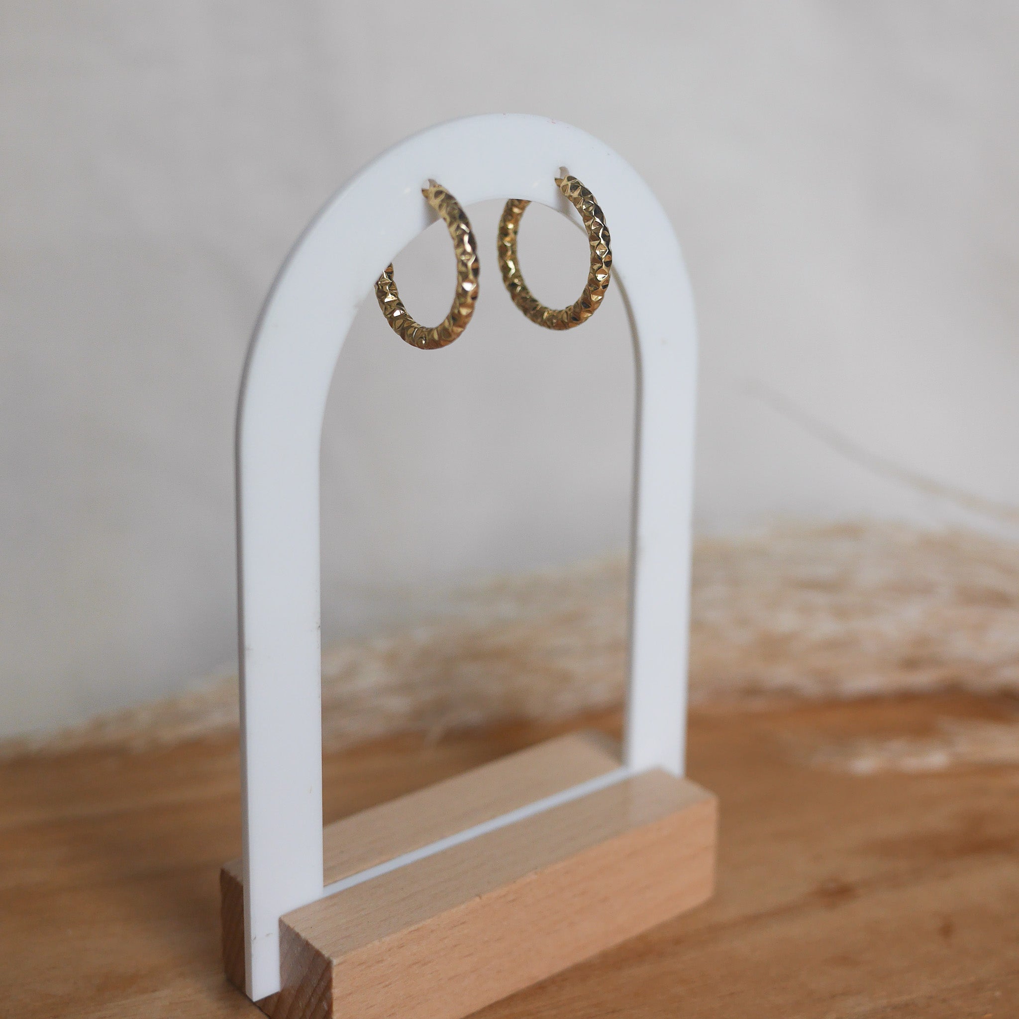 Créoles en acier inoxydable - Rondes martelées - Bar à boucles