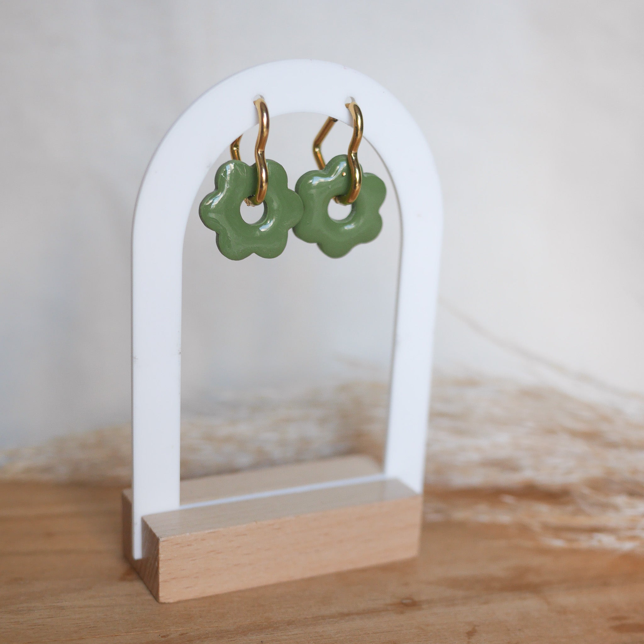 BUDAPEST I Créoles en forme de cœur en acier inoxydable – Bar à Boucles