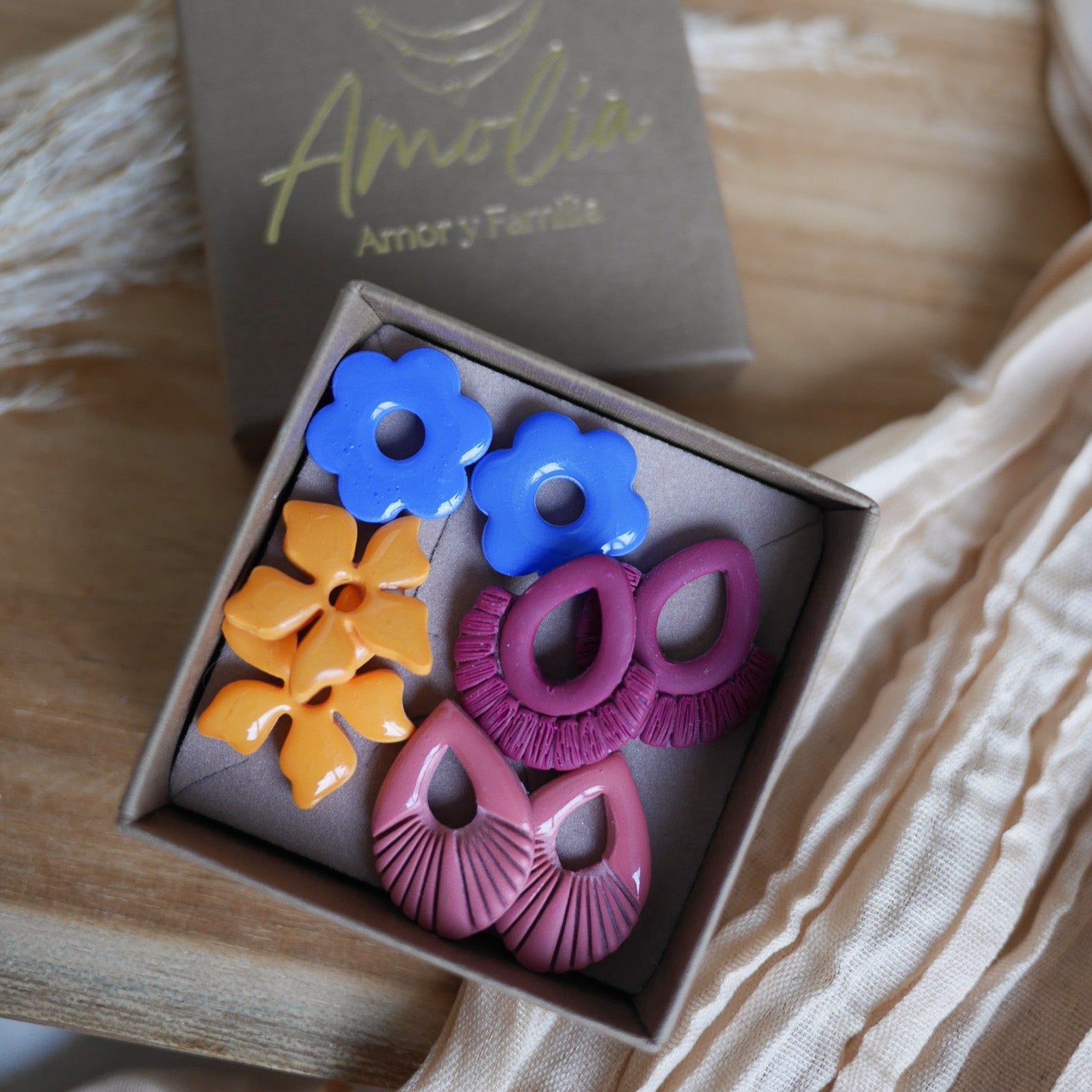 Coffret de breloques interchangeables - Edition Avril - Bar à boucles