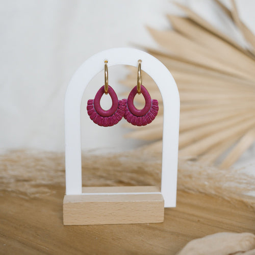 Breloques Alba effet macramé, faites main, disponibles en plusieurs couleurs.