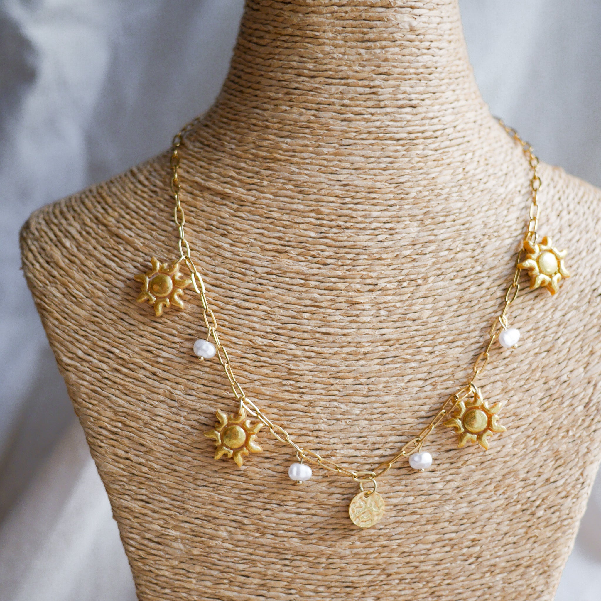 LUCIA - Collier à breloques soleil personnalisable