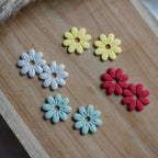 Breloques Daisy en forme de fleur à huit pétales, faites main en pâte polymère, compatibles avec les créoles du Bar à Boucles.