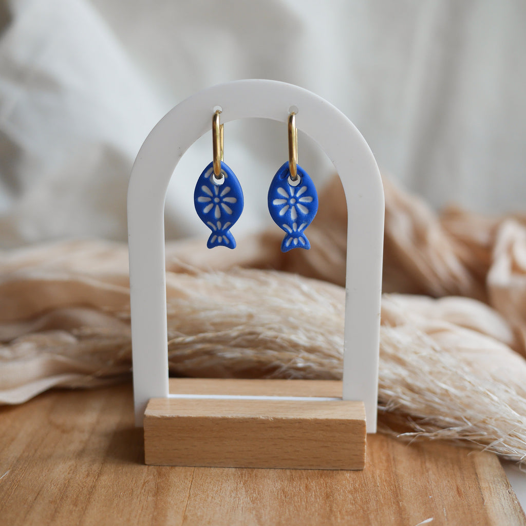 Breloques Pisci en forme de poisson, faites main en pâte polymère, compatibles avec les créoles du Bar à Boucles.