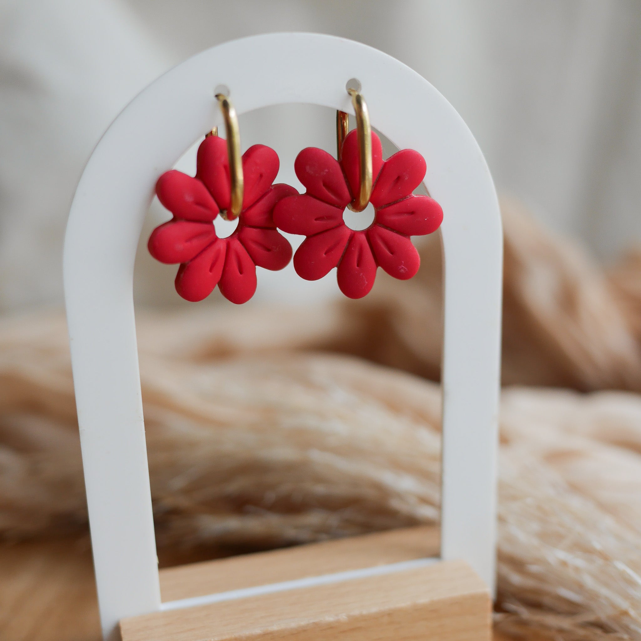 Breloques Daisy en forme de fleur à huit pétales, faites main en pâte polymère, compatibles avec les créoles du Bar à Boucles.